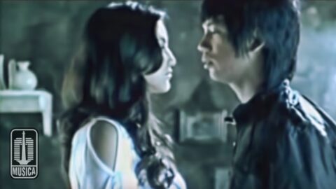 D’MASIV – Cinta Sampai Disini (Official Music Video)